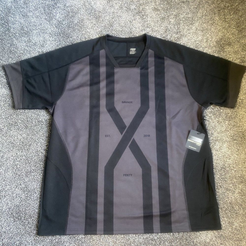 Savage Fenty T-Shirt Men's XL Black Grey Stripe Polyester Athletic‎ Sport Jersey